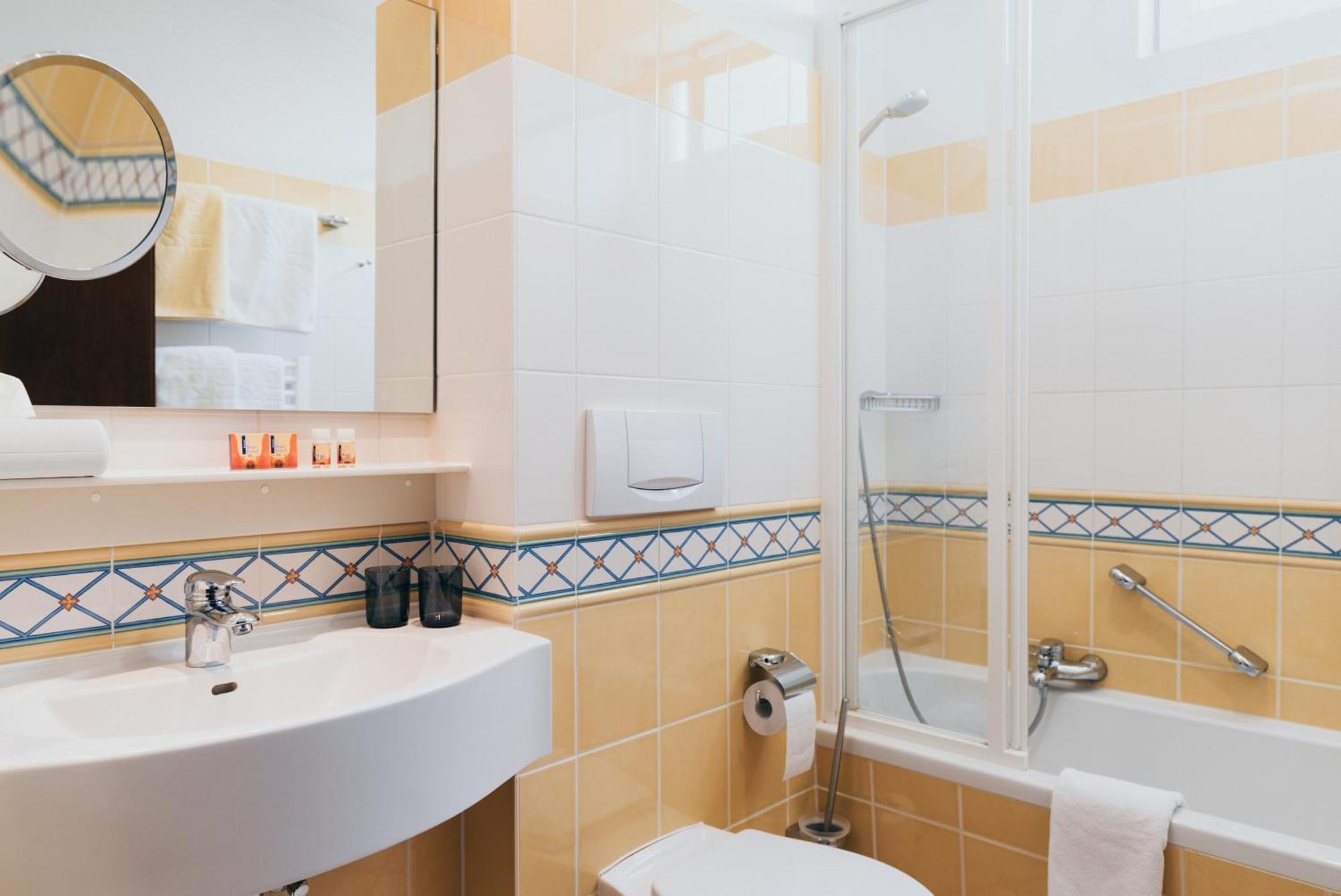 Hotel Reindl Suiten & Appartments Bad Füssing Екстериор снимка